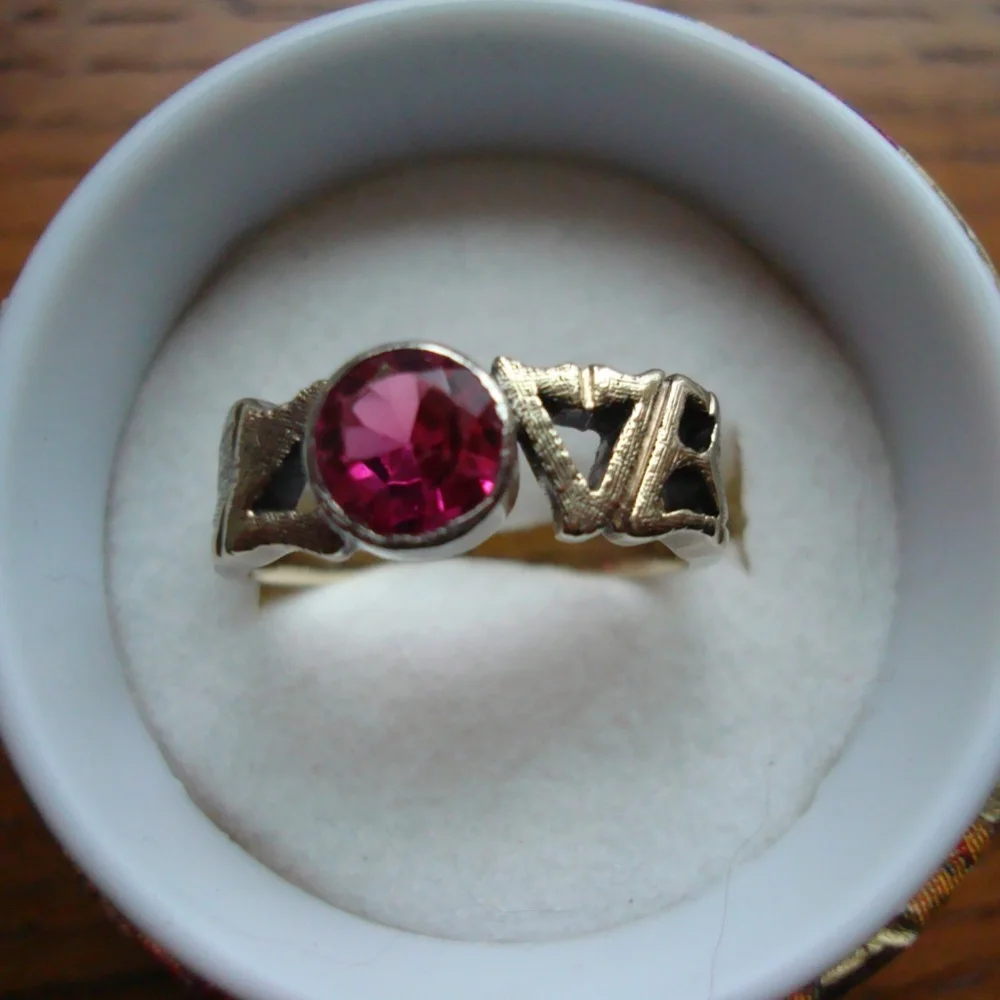 Gold LOVE RING - Picture 3 of 7